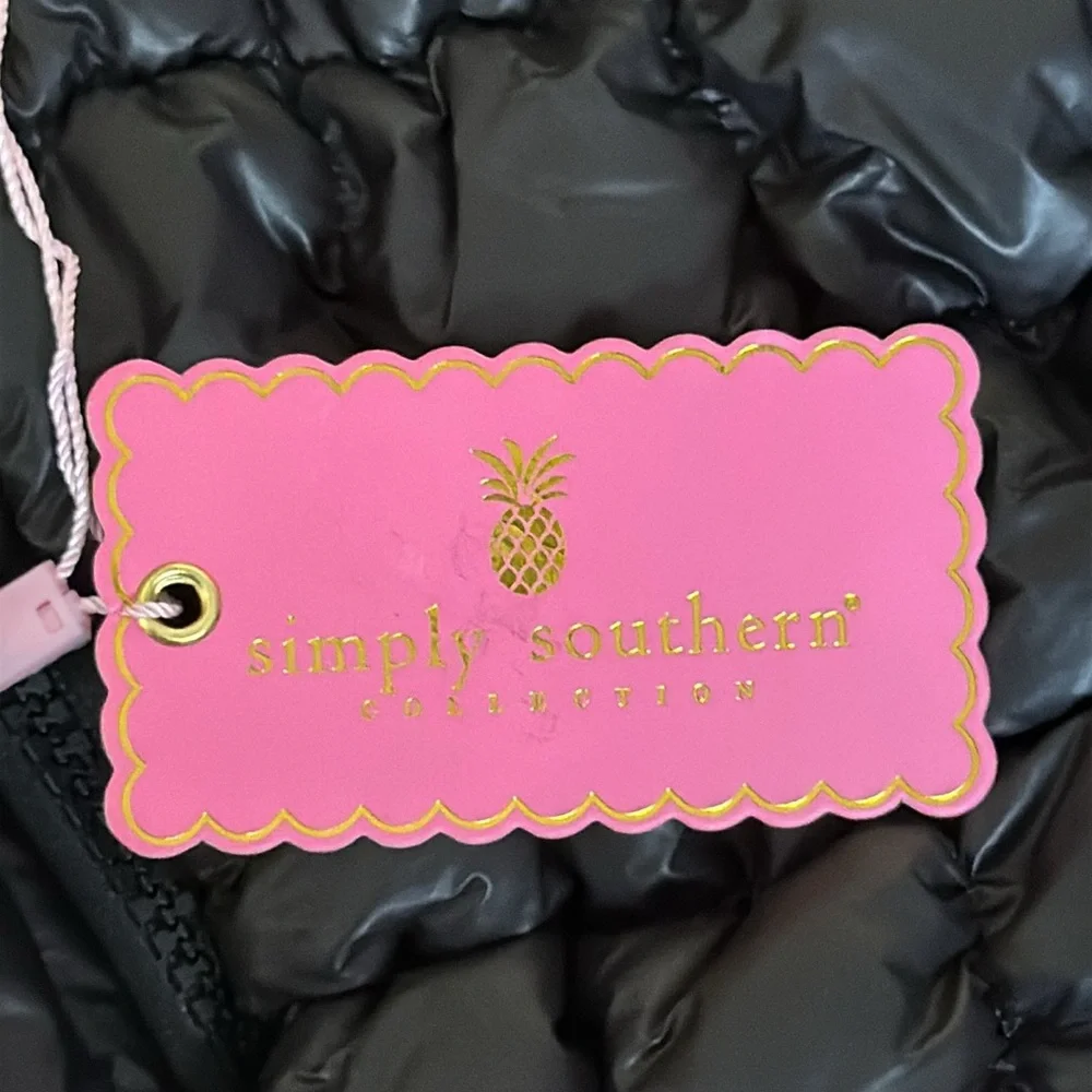 Simply Southern Large Black Quilted Puff Shoulder/Tote Bag. 3 zipper pockets. - Picture 3 of 11